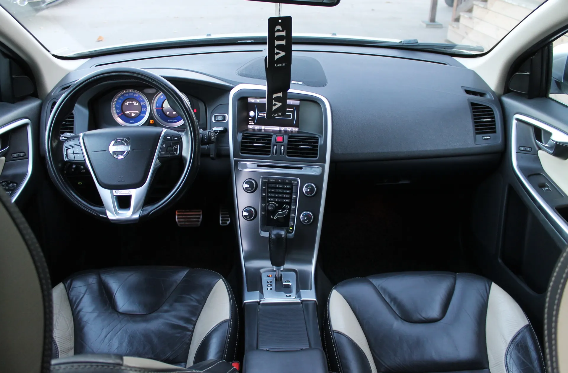 Volvo XC 60 2011 - 11. attēls