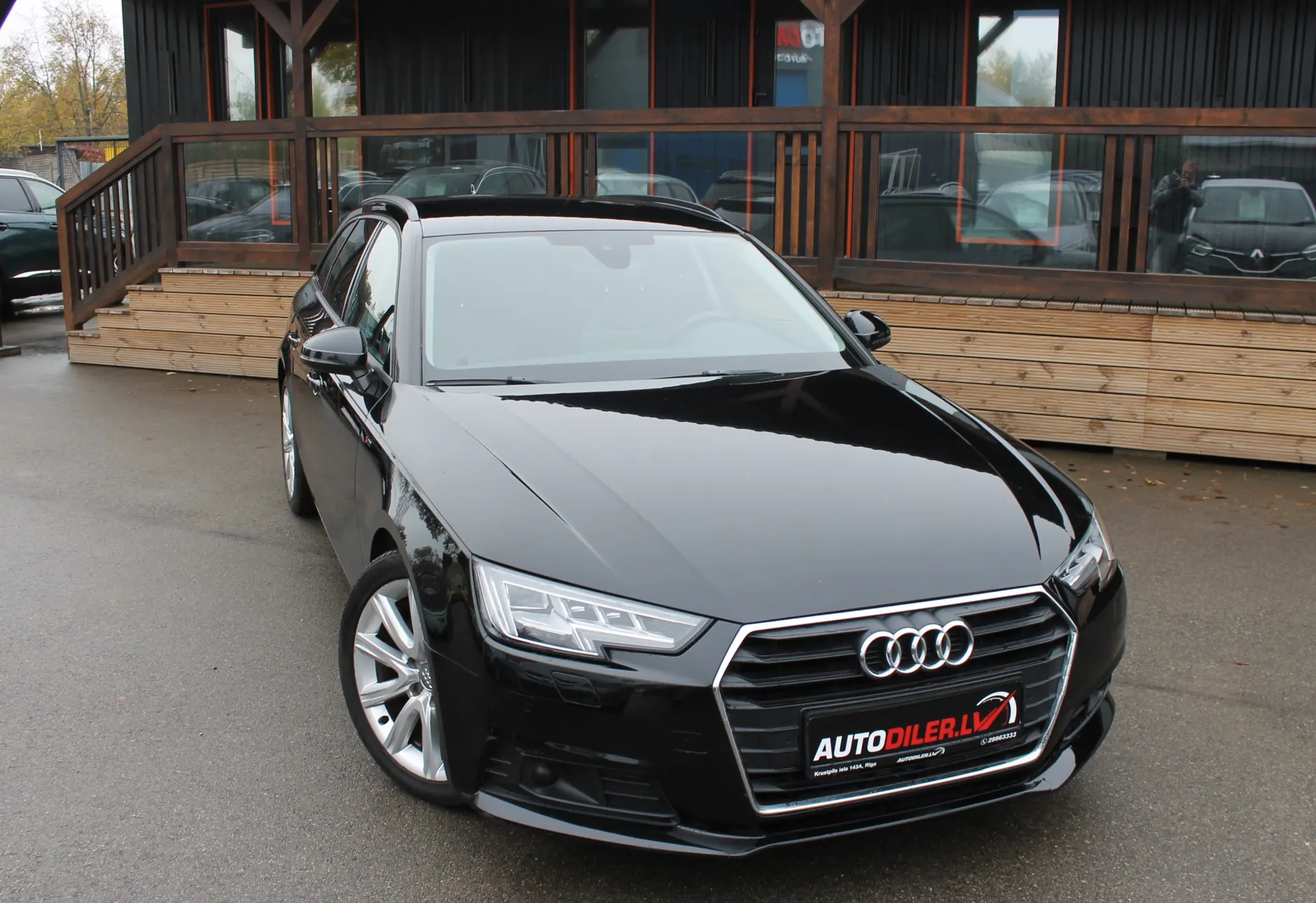Audi A4 2019 - 1. attēls