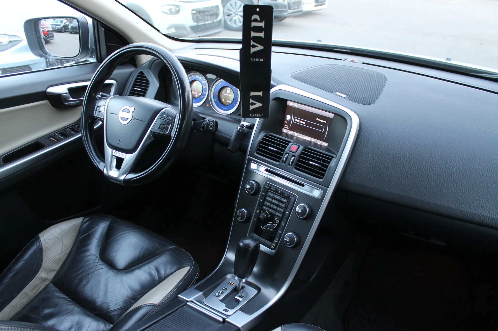 Volvo XC 60 2011 - 12. attēls