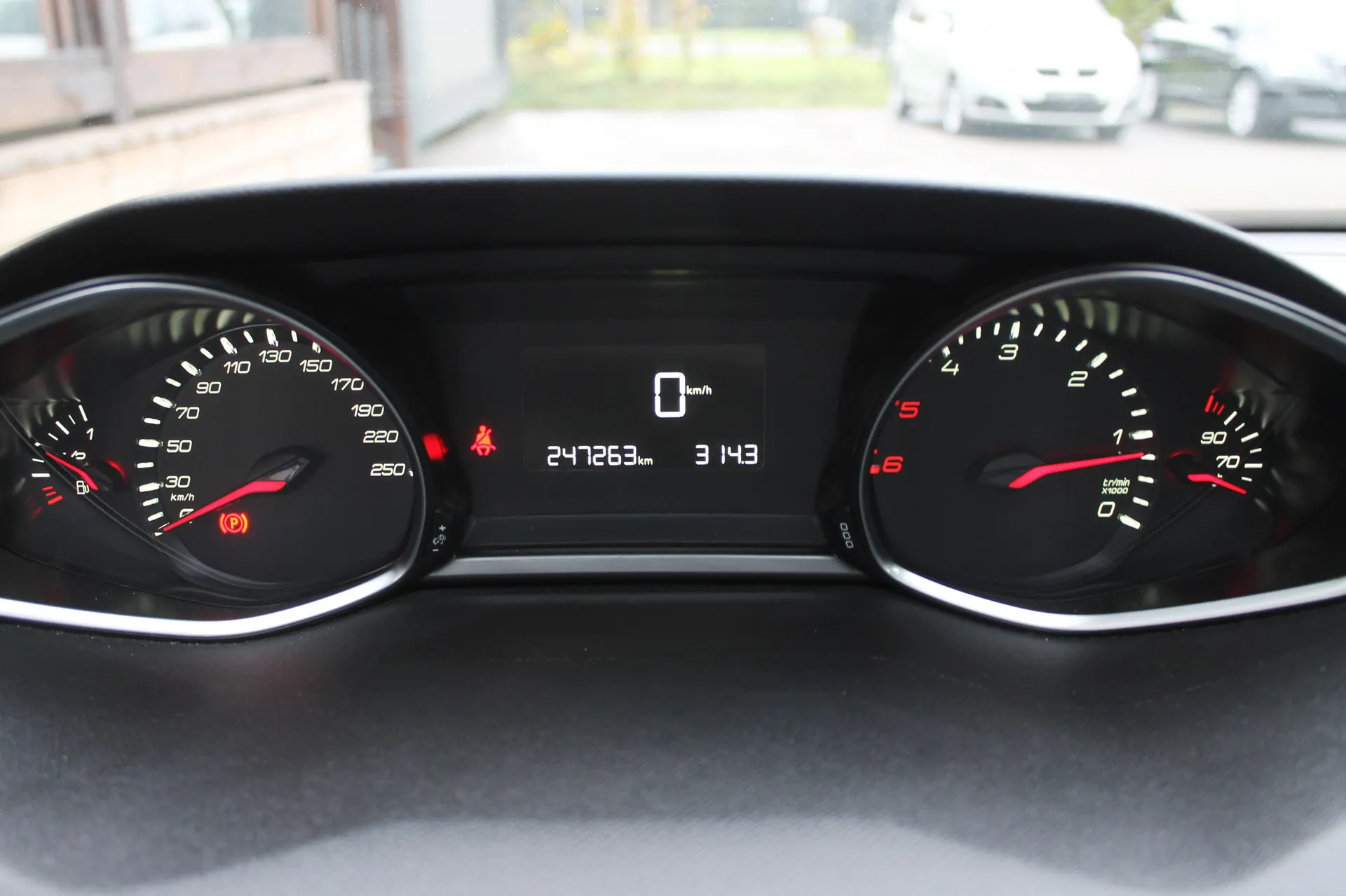 Peugeot 308 2015 - 16. attēls