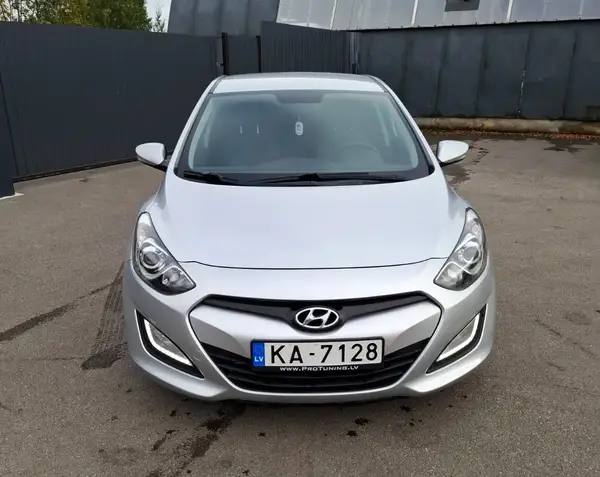 HYUNDAI I30 2013.GADA 1.4 DĪZELIS 66KW, AUTOKREDĪTS / MAIŅA
