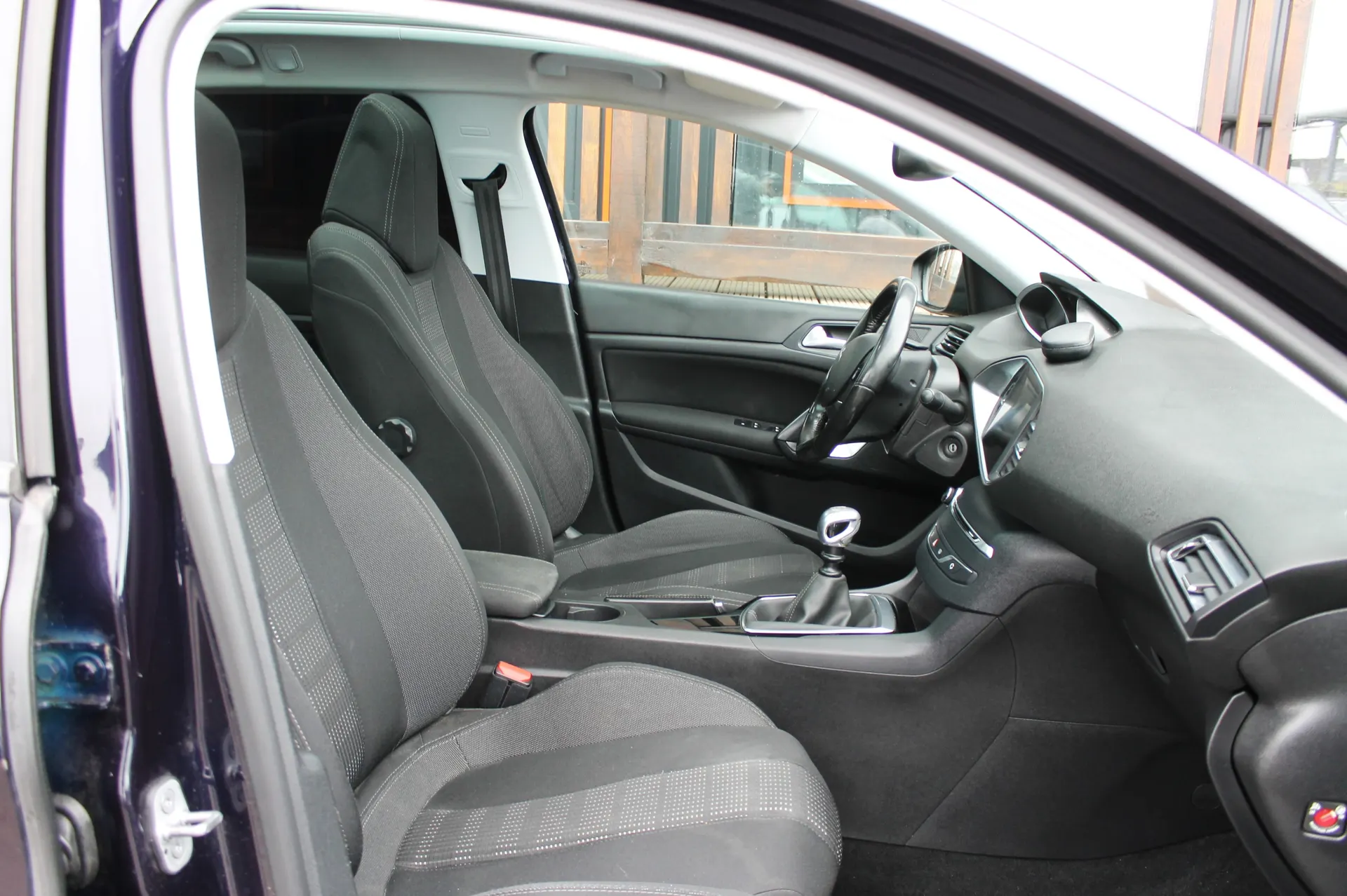 Peugeot 308 2015 - 9. attēls