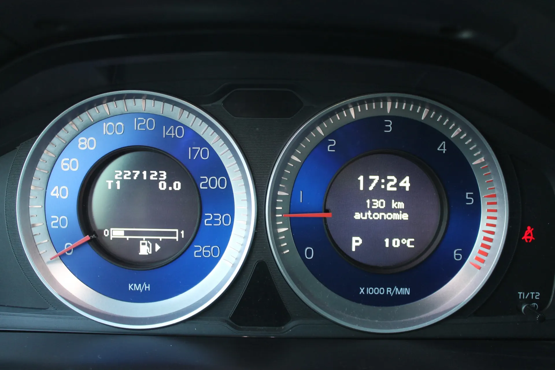 Volvo XC 60 2011 - 14. attēls