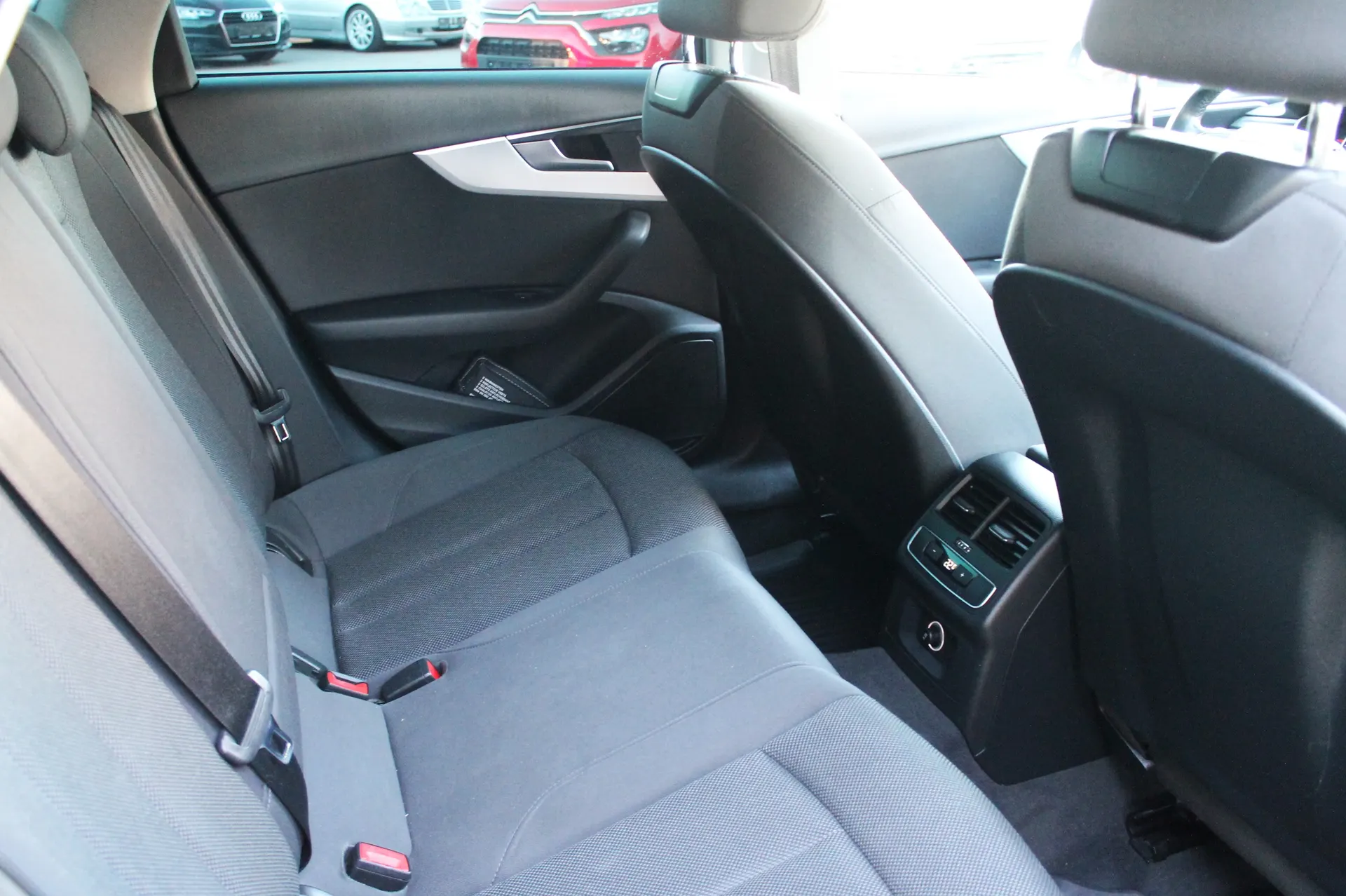 Audi A4 2017 - 12. attēls