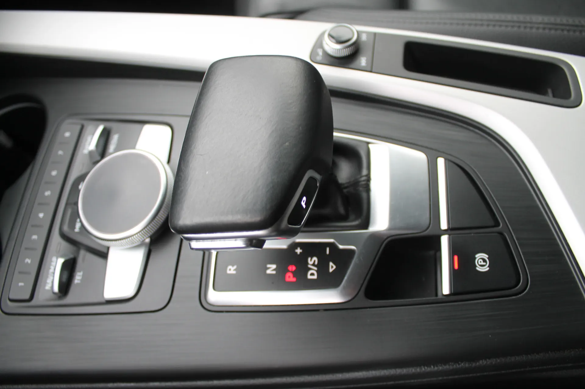 Audi A4 2019 - 12. attēls
