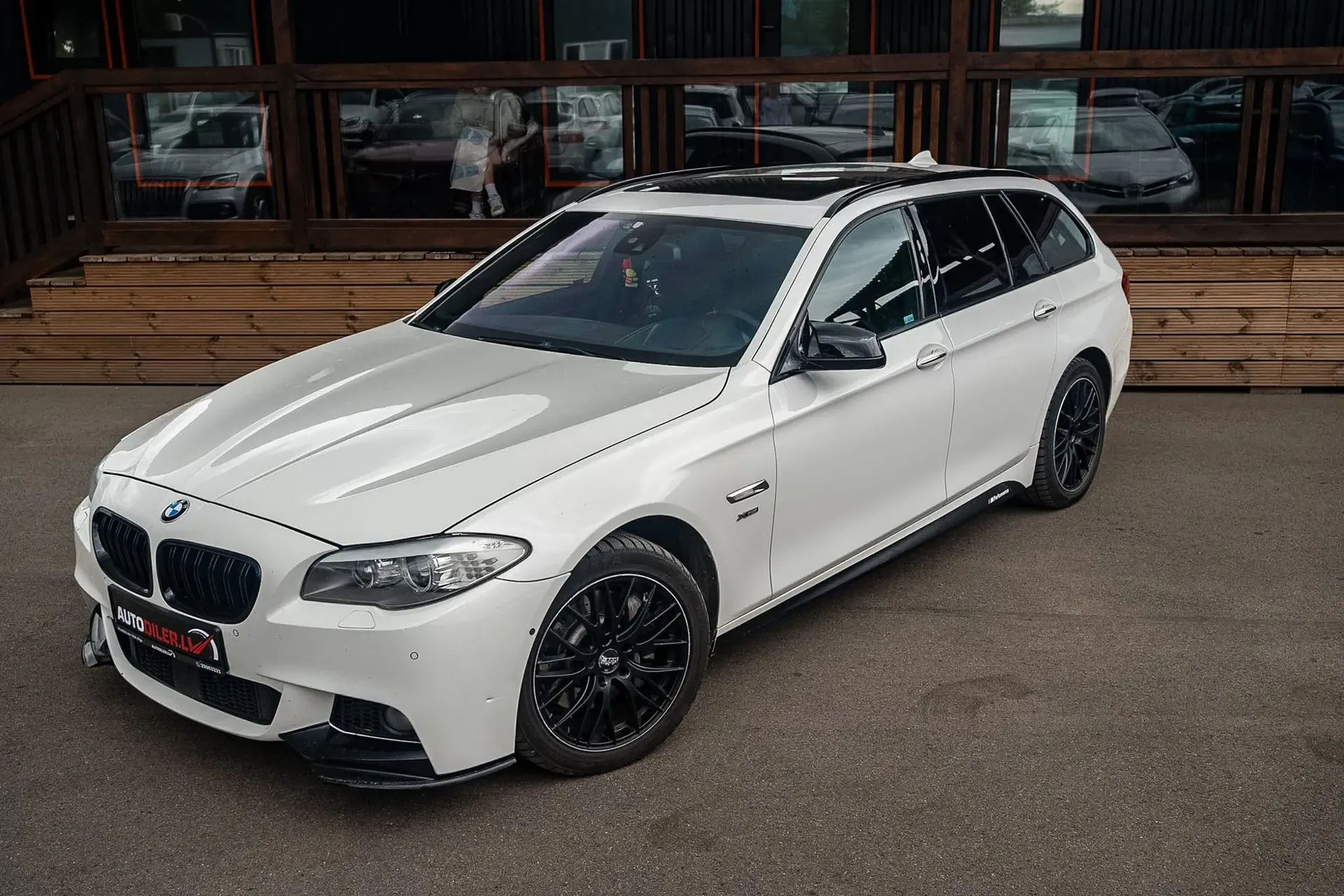 BMW 530 2012 - 1. attēls